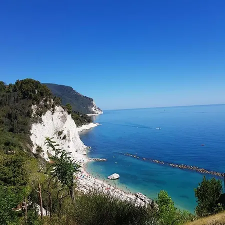 Eden Conero Centro 4*